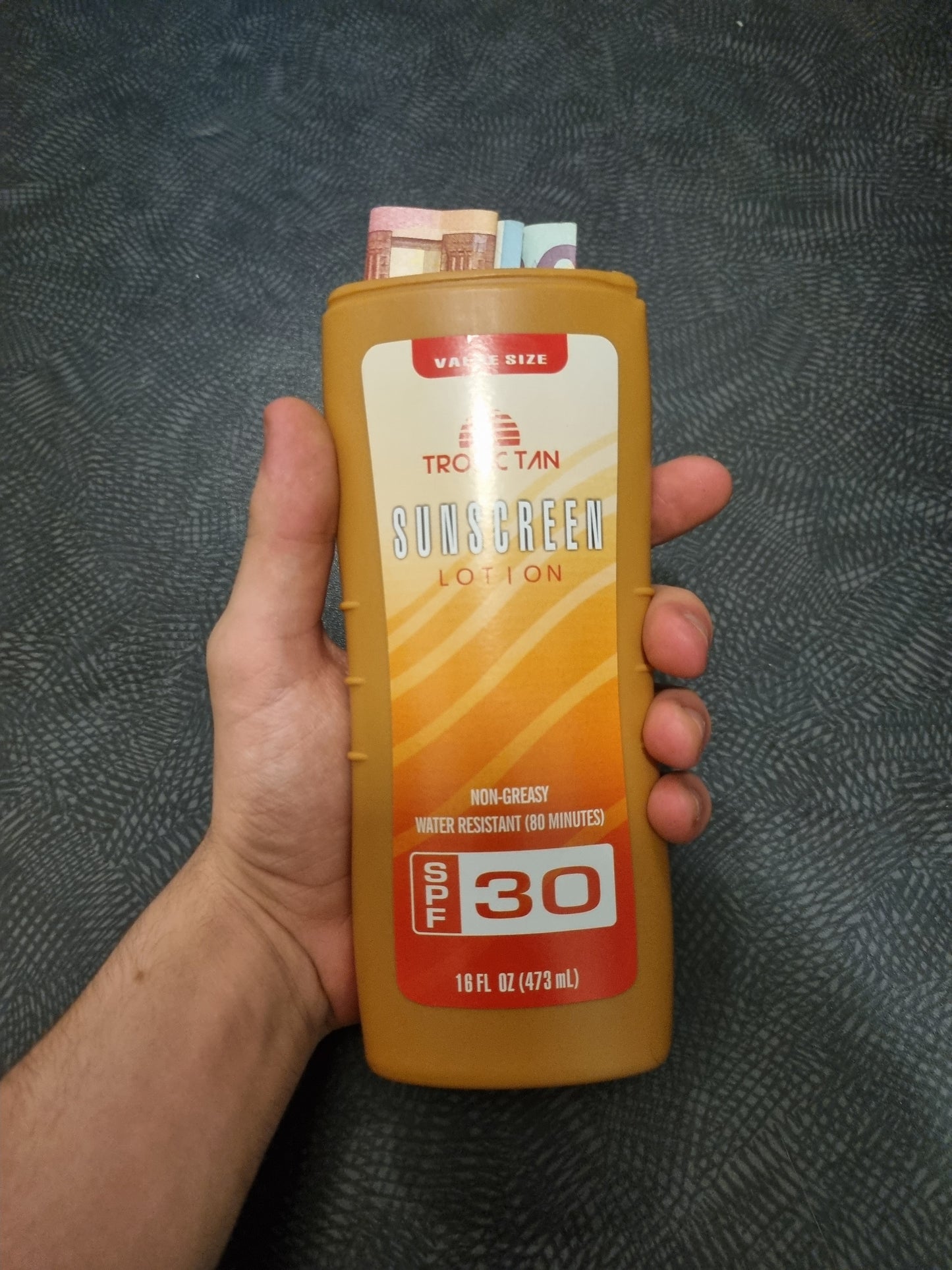 Shampoing cache téléphone/ billets