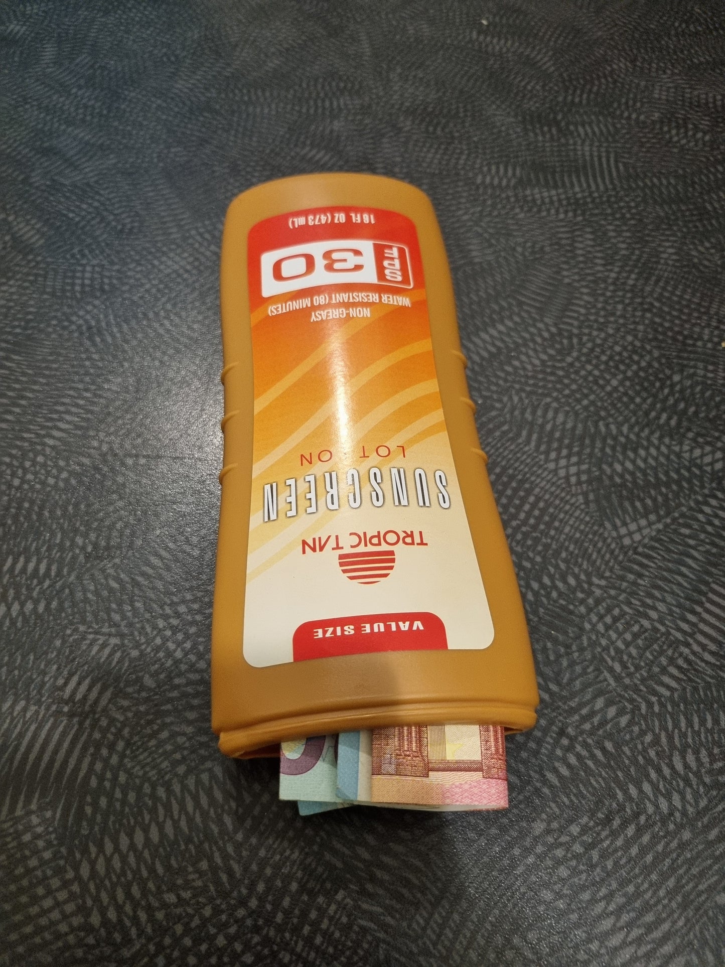 Shampoing cache téléphone/ billets