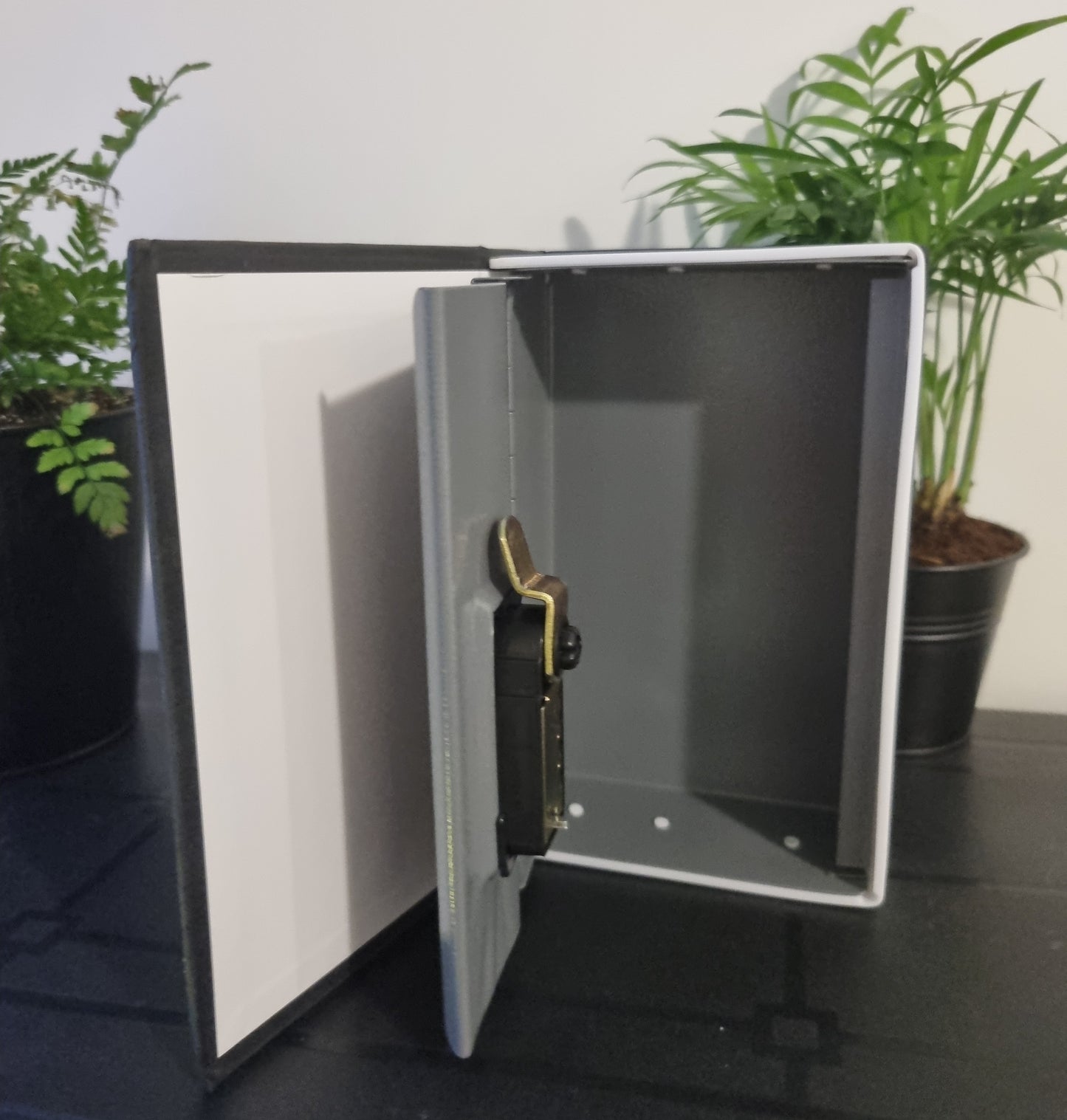 Livre cache billets