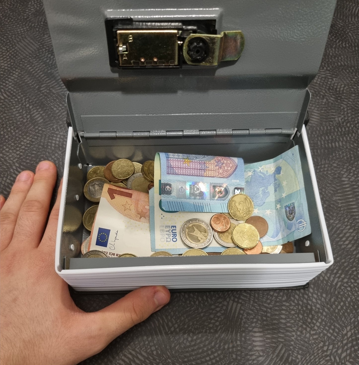 Livre cache billets